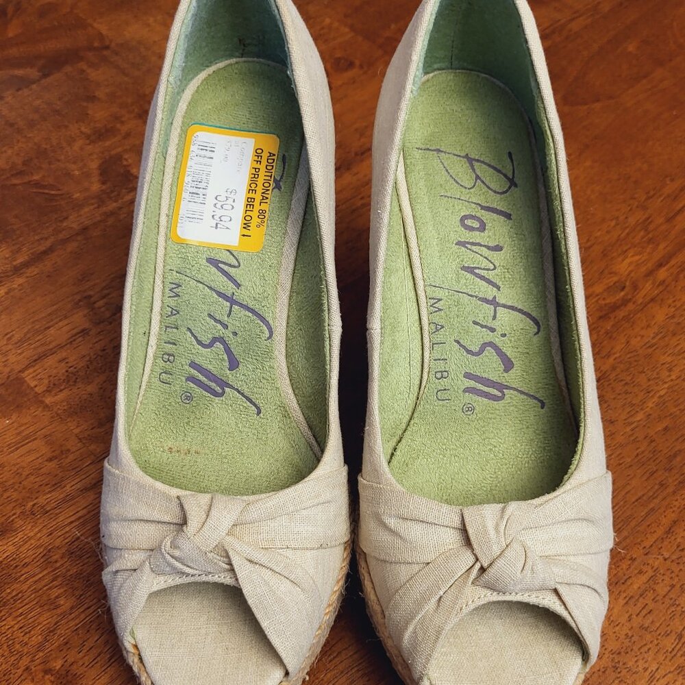 Blowfish ~ Sz 7 ~ “Vanamo” ~ Platform Heels ~ NWT